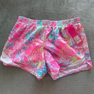 Lilly Pulitzer ocean in Trail Shorts
